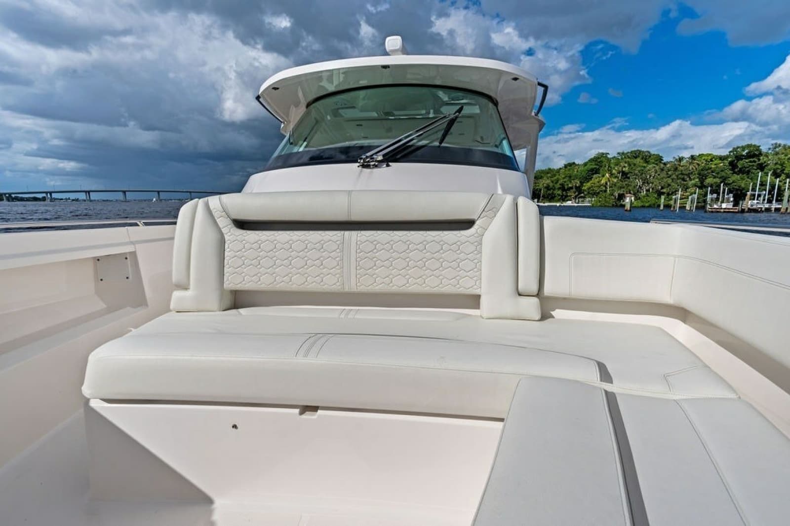 2024 Tiara Yachts 38 LS - Photo 26