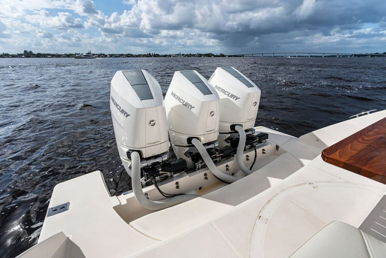 2024 Tiara Yachts 38 LS - Photo 37
