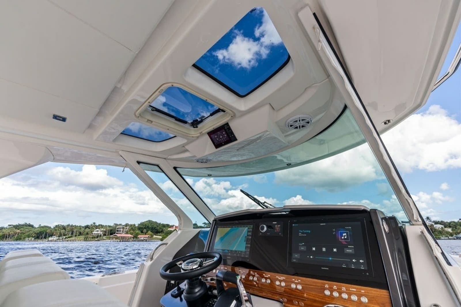 2024 Tiara Yachts 38 LS - Photo 45