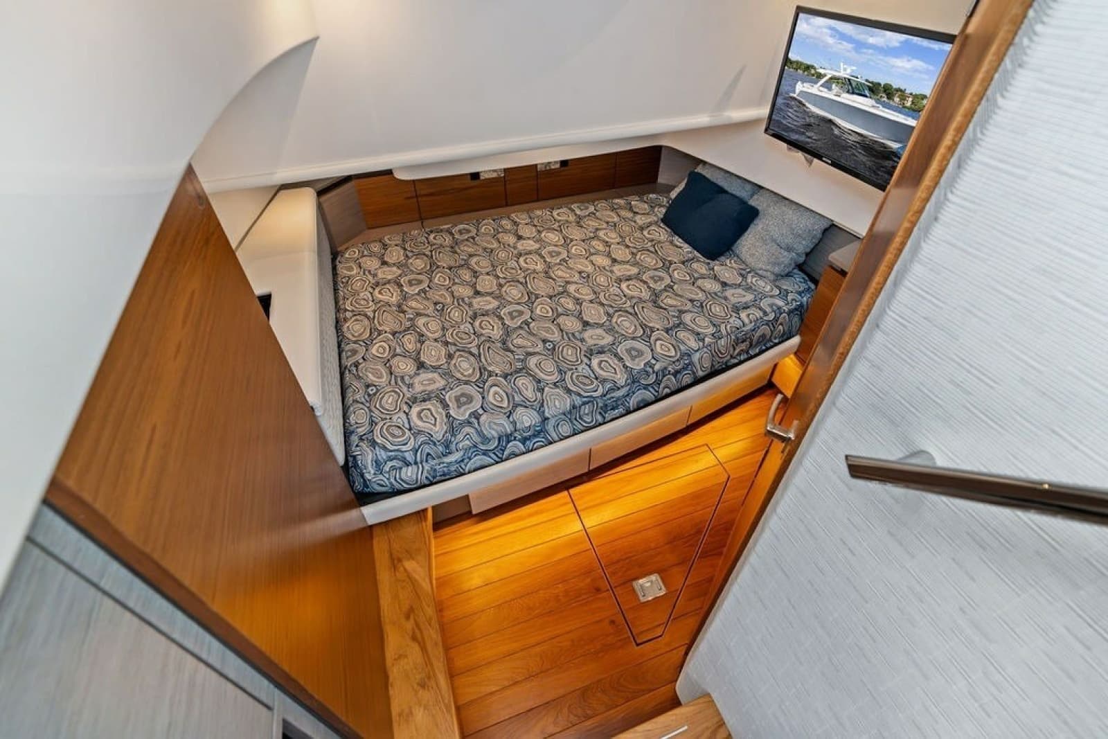 2024 Tiara Yachts 38 LS - Photo 51