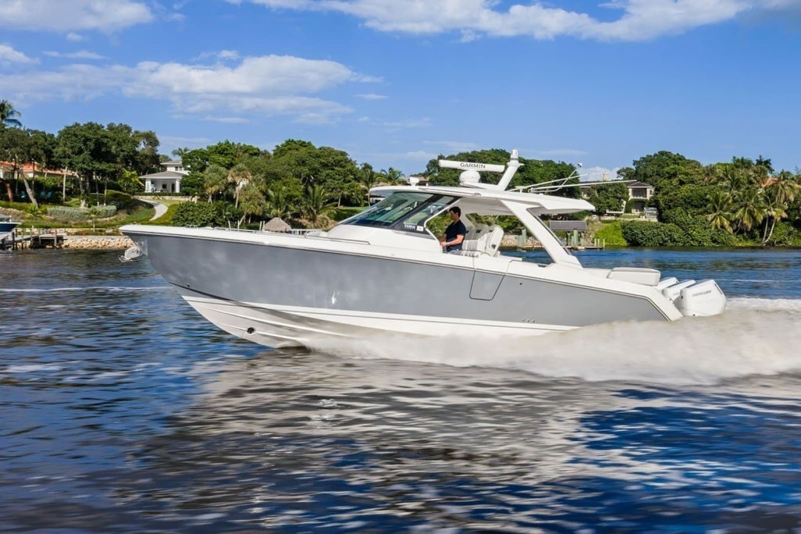 2024 Tiara Yachts 38 LS - Photo 10