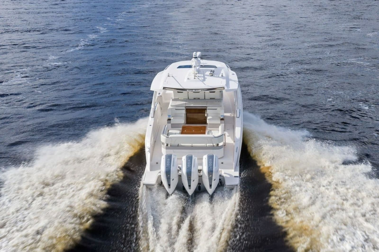 2024 Tiara Yachts 38 LS - Photo 12