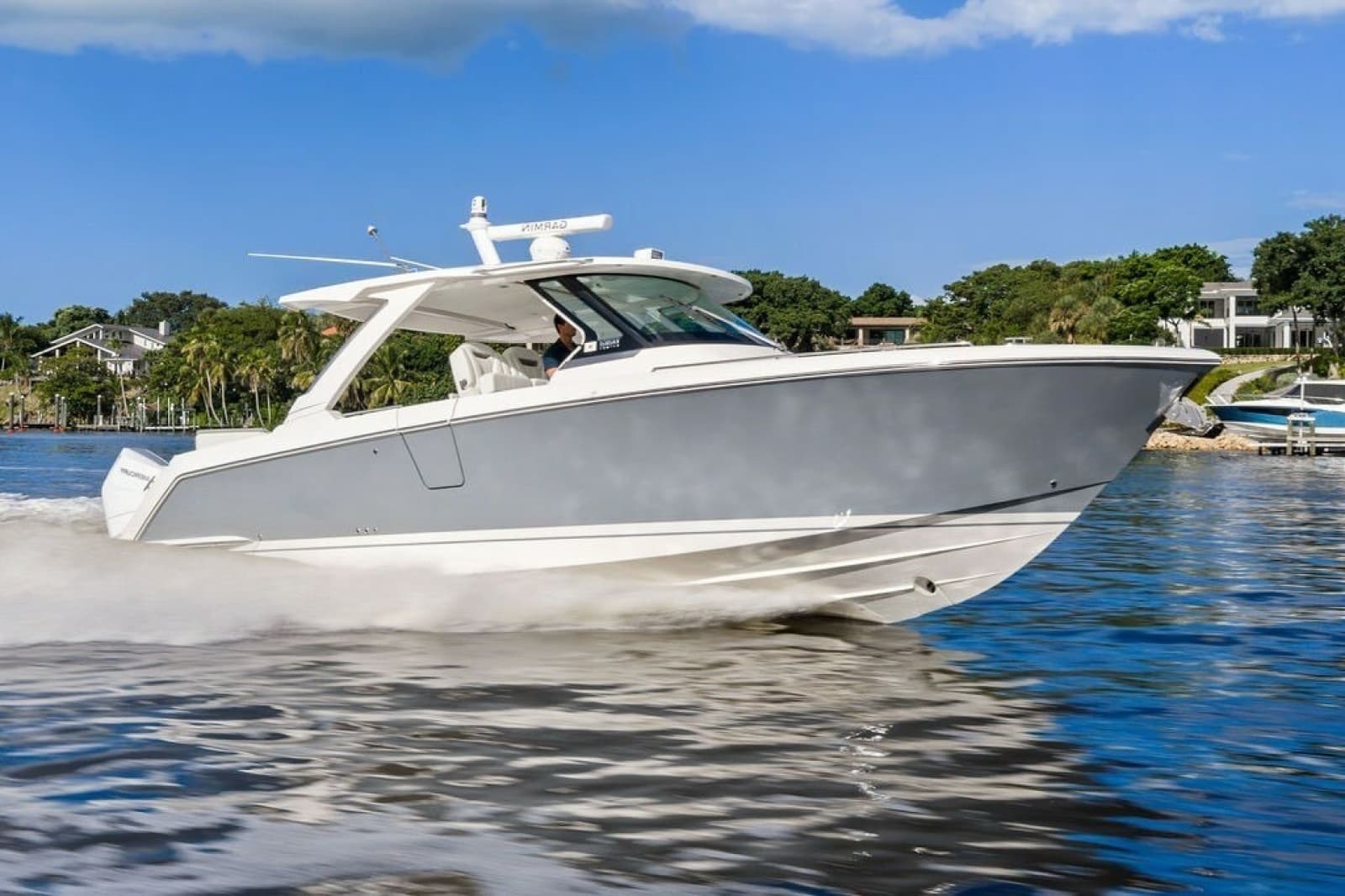 2024 Tiara Yachts 38 LS - Photo 1