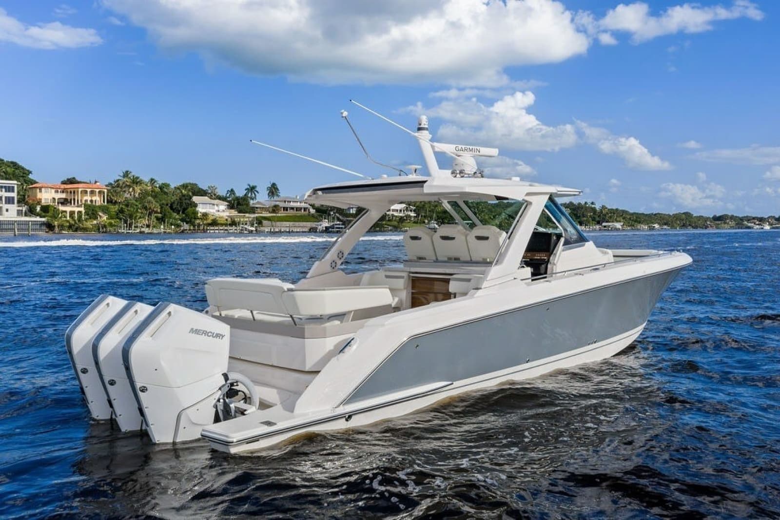 2024 Tiara Yachts 38 LS - Photo 14