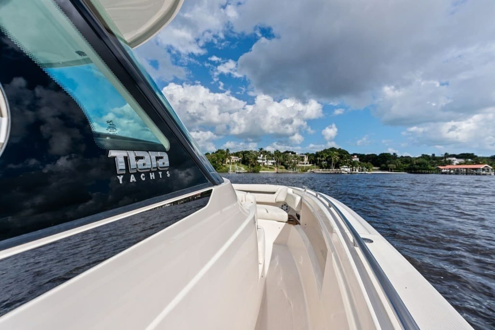 2024 Tiara Yachts 38 LS - Photo 29