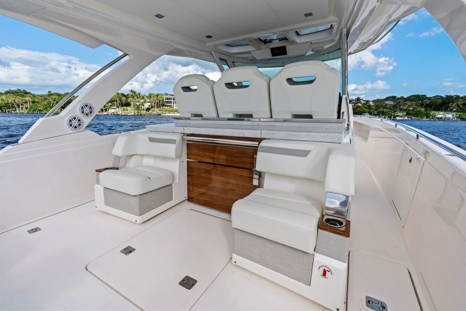 2024 Tiara Yachts 38 LS - Photo 34