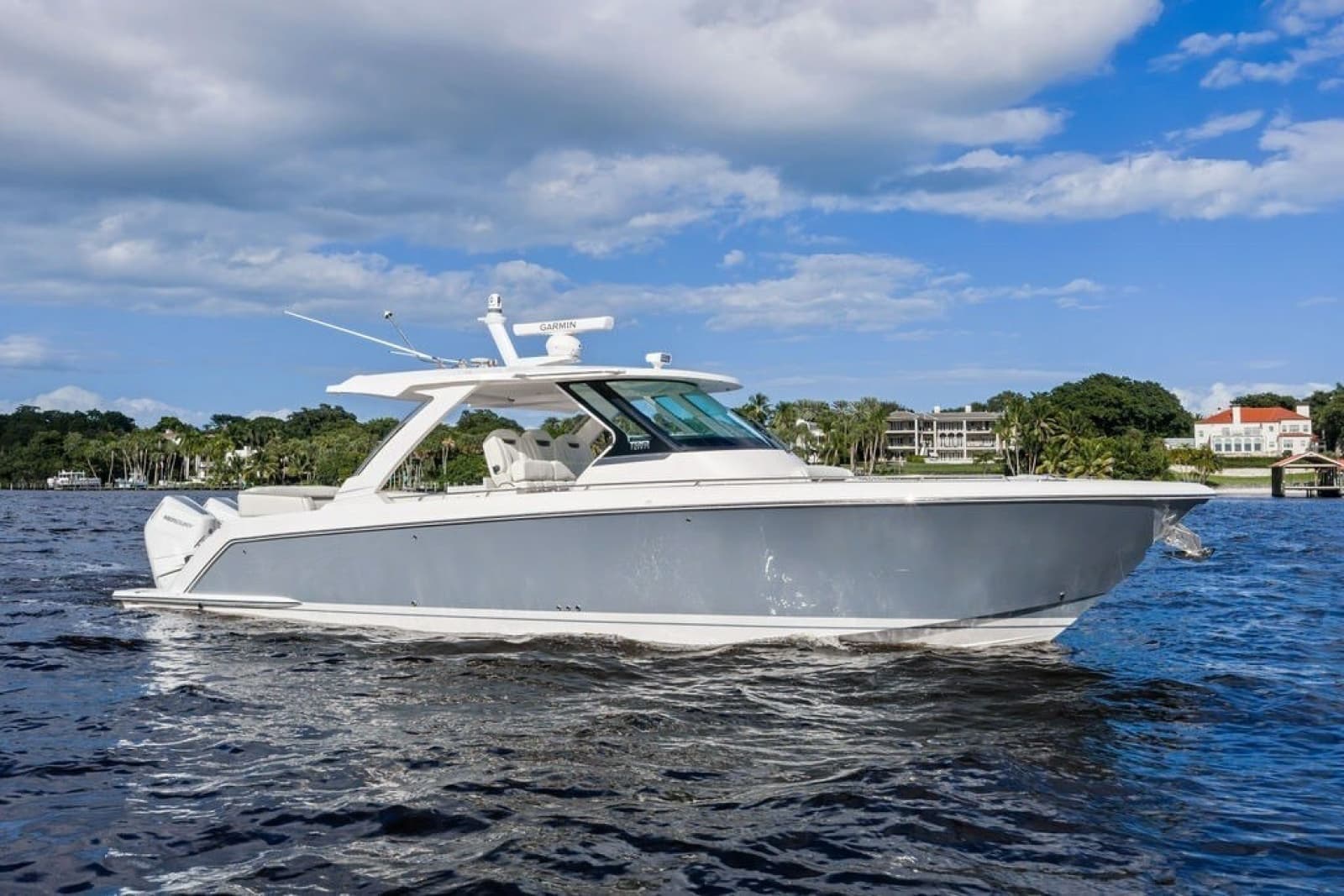 2024 Tiara Yachts 38 LS - Photo 4