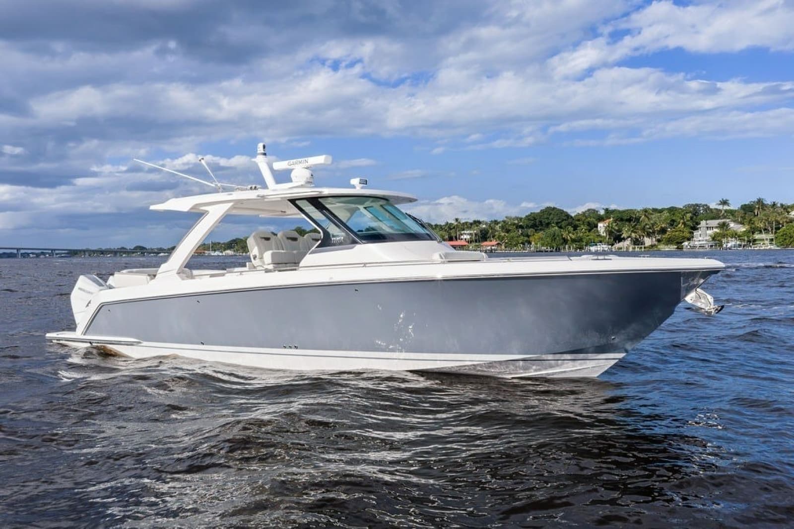 2024 Tiara Yachts 38 LS - Photo 20