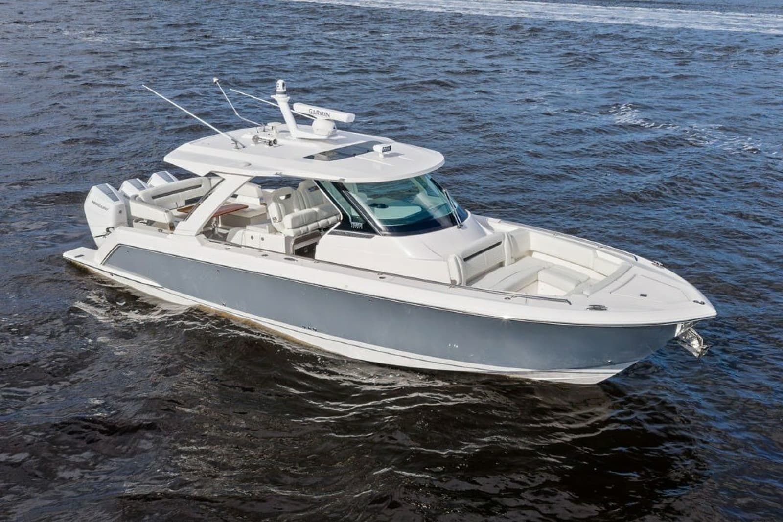 2024 Tiara Yachts 38 LS - Photo 16