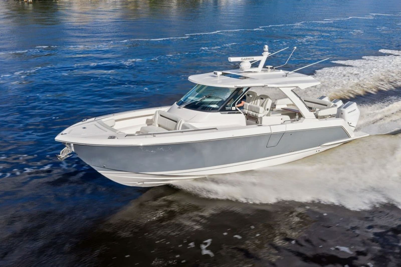 2024 Tiara Yachts 38 LS - Photo 11