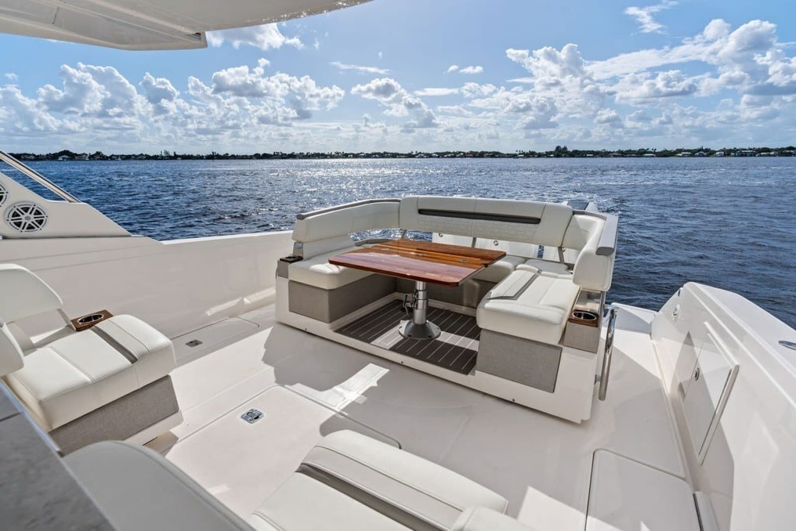 2024 Tiara Yachts 38 LS - Photo 31
