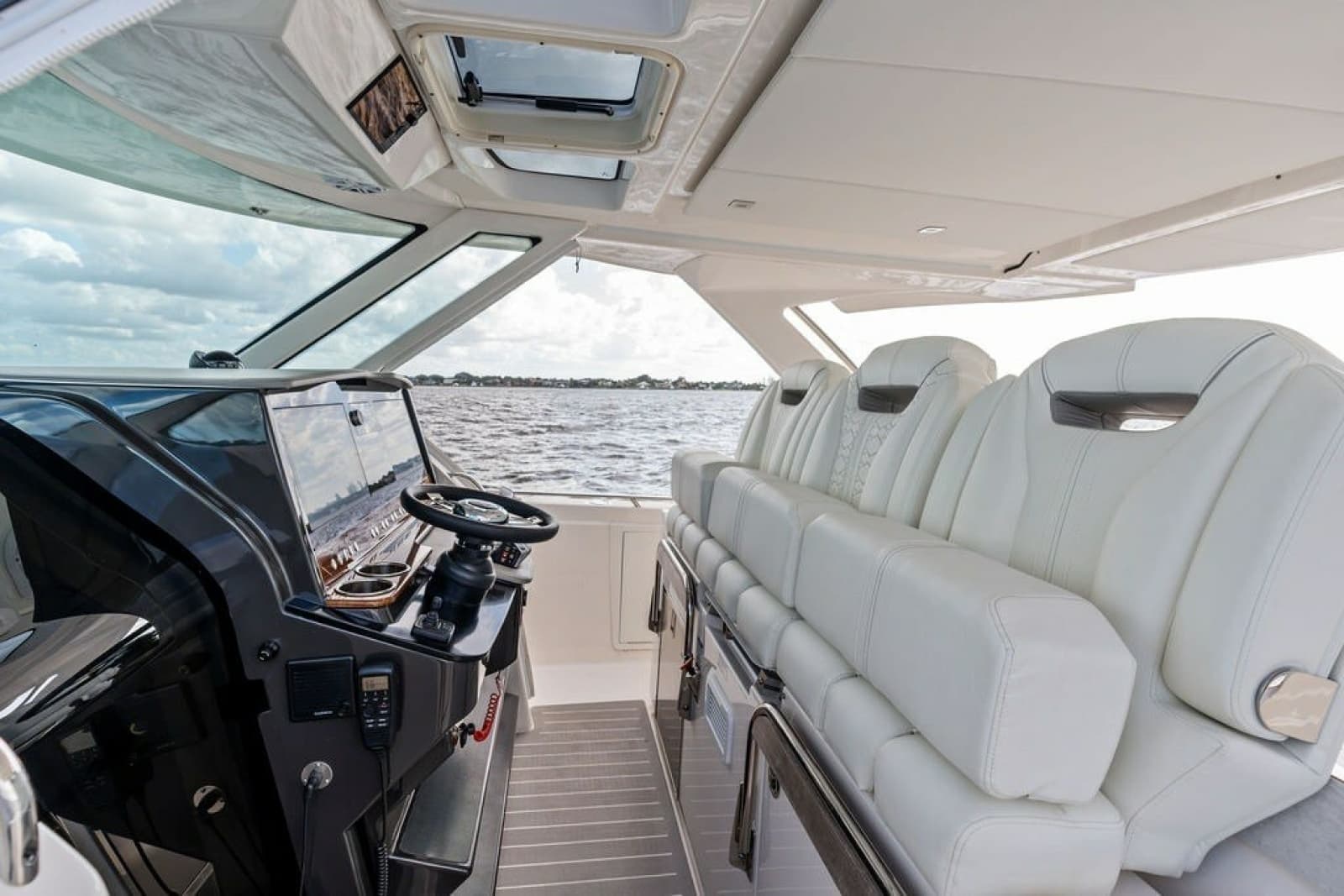 2024 Tiara Yachts 38 LS - Photo 43
