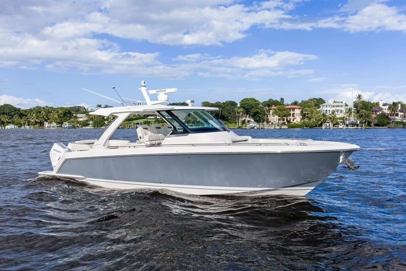2024 Tiara Yachts 38 LS - Photo 13
