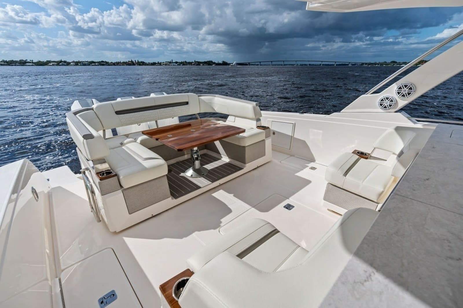 2024 Tiara Yachts 38 LS - Photo 30