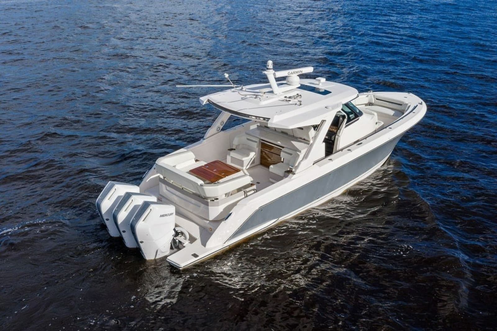2024 Tiara Yachts 38 LS - Photo 6