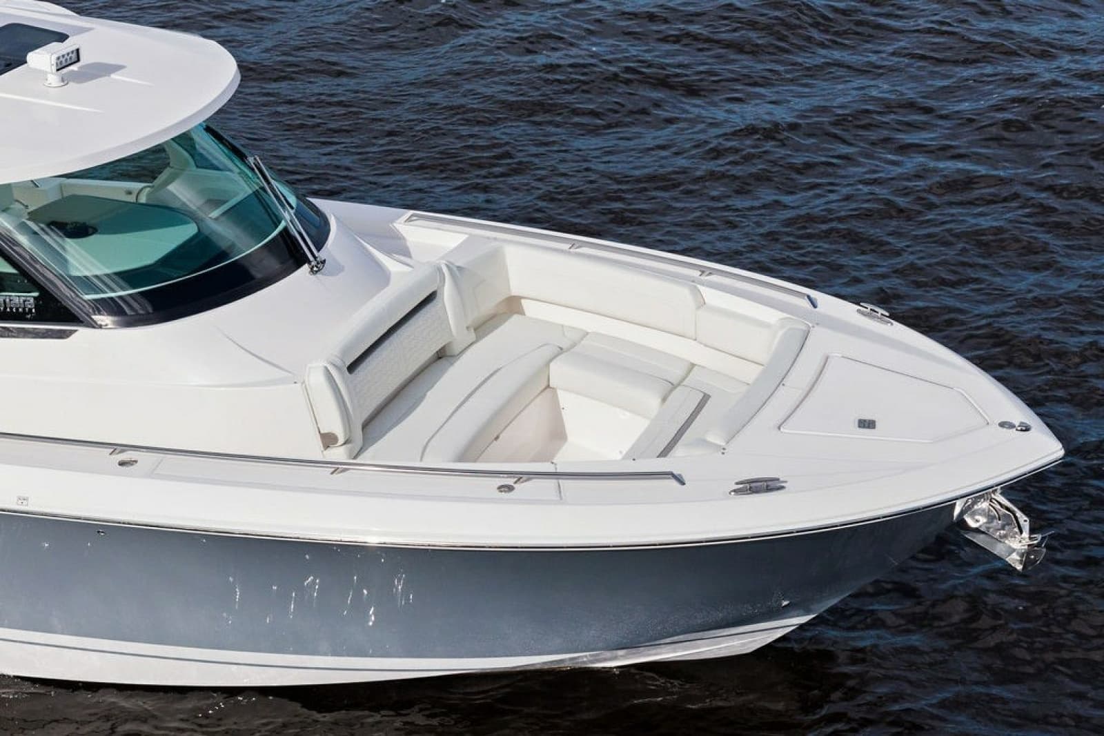 2024 Tiara Yachts 38 LS - Photo 17