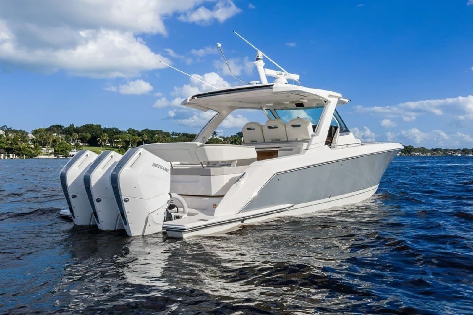 2024 Tiara Yachts 38 LS - Photo 7
