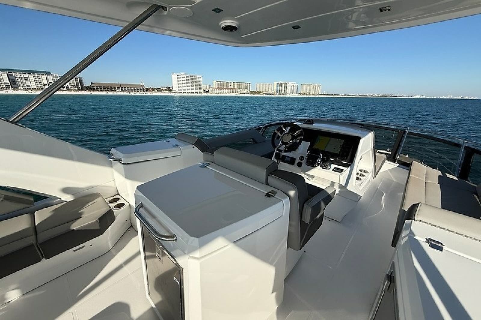 2023 Cruisers Yachts 60 Fly - Photo 41
