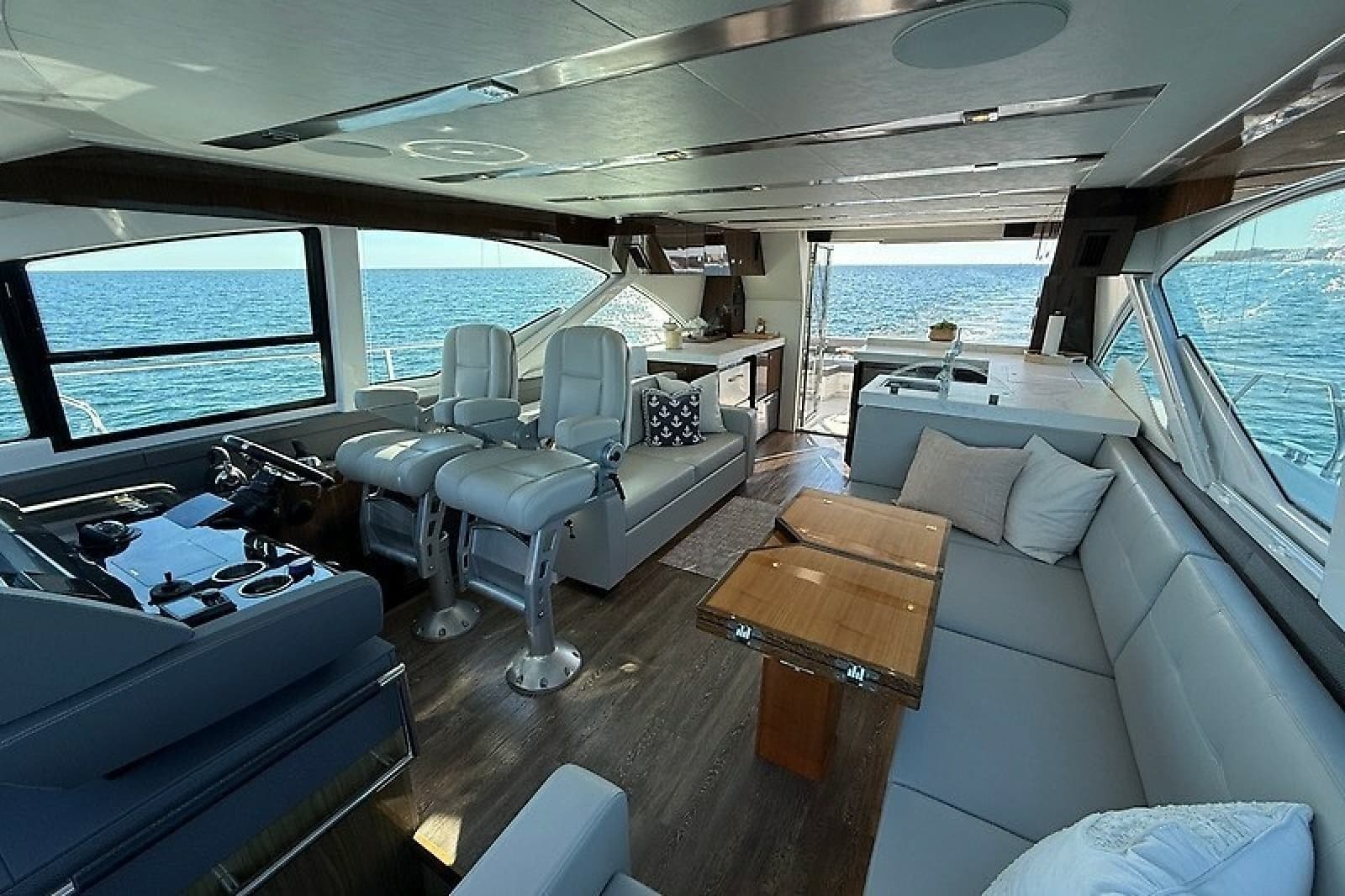 2023 Cruisers Yachts 60 Fly - Photo 12