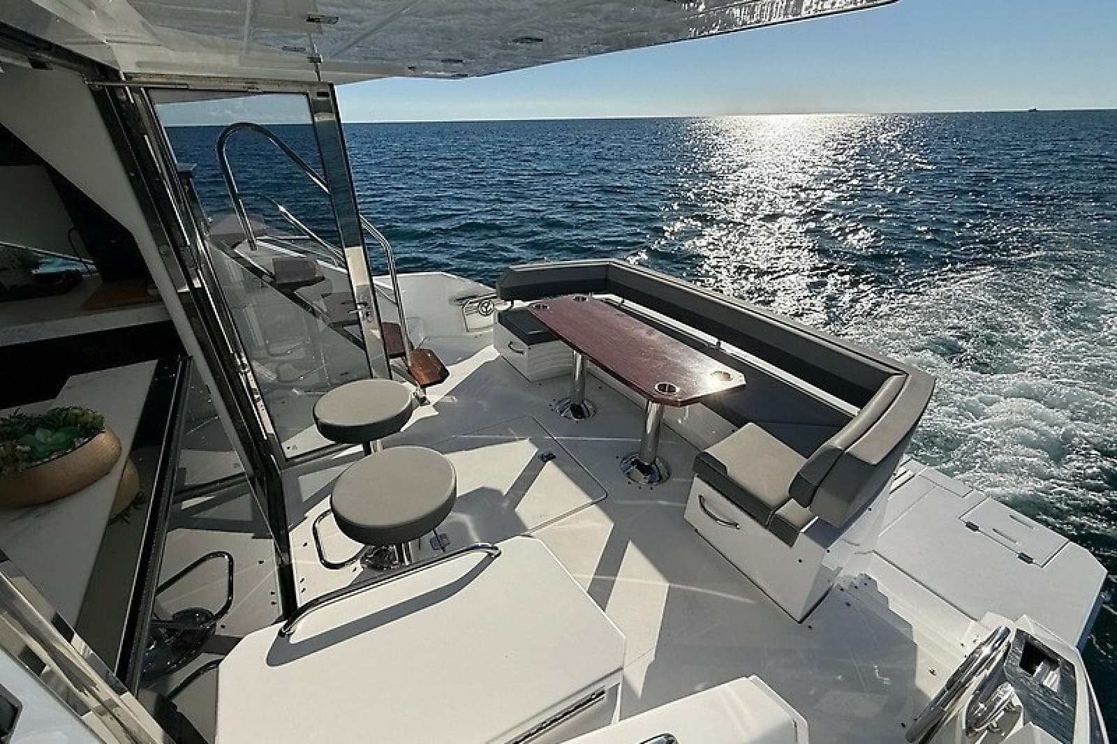 2023 Cruisers Yachts 60 Fly - Photo 36