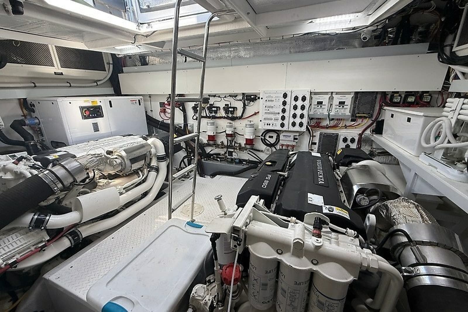 2023 Cruisers Yachts 60 Fly - Photo 46