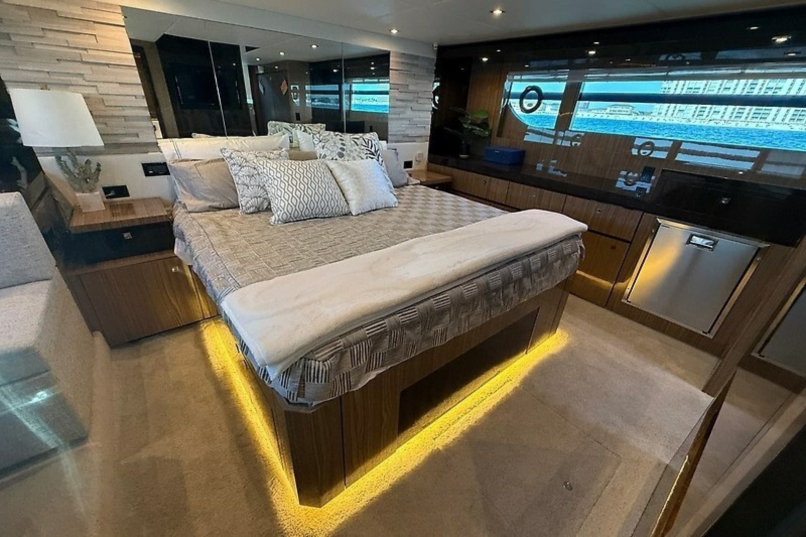 2023 Cruisers Yachts 60 Fly - Photo 25