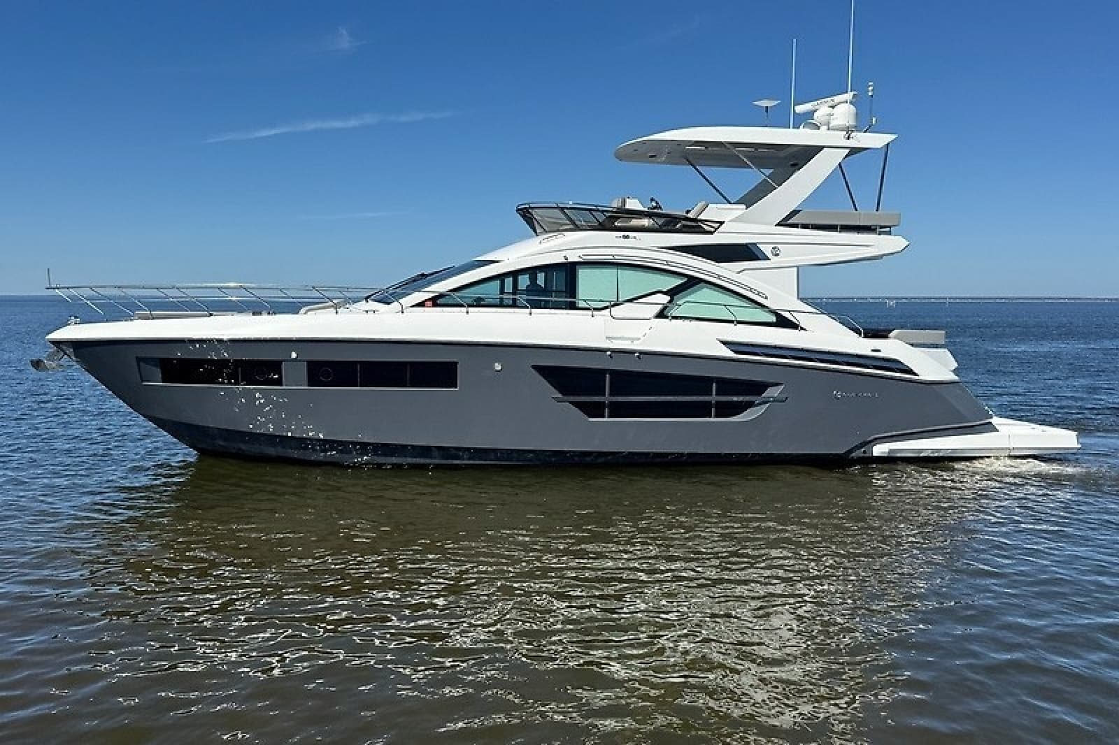 2023 Cruisers Yachts 60 Fly - Photo 3