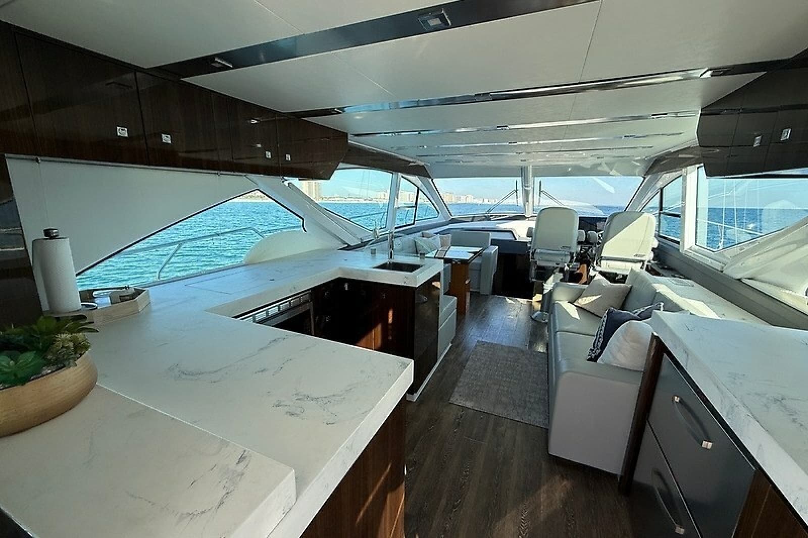 2023 Cruisers Yachts 60 Fly - Photo 7