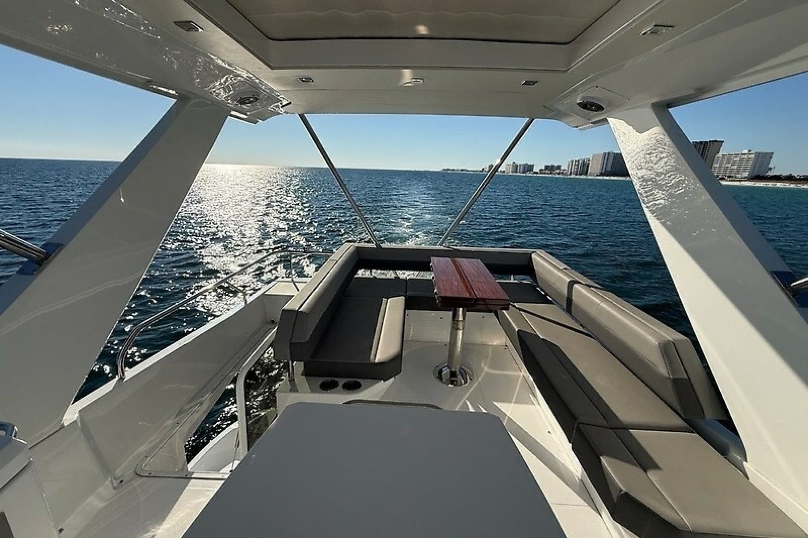 2023 Cruisers Yachts 60 Fly - Photo 38