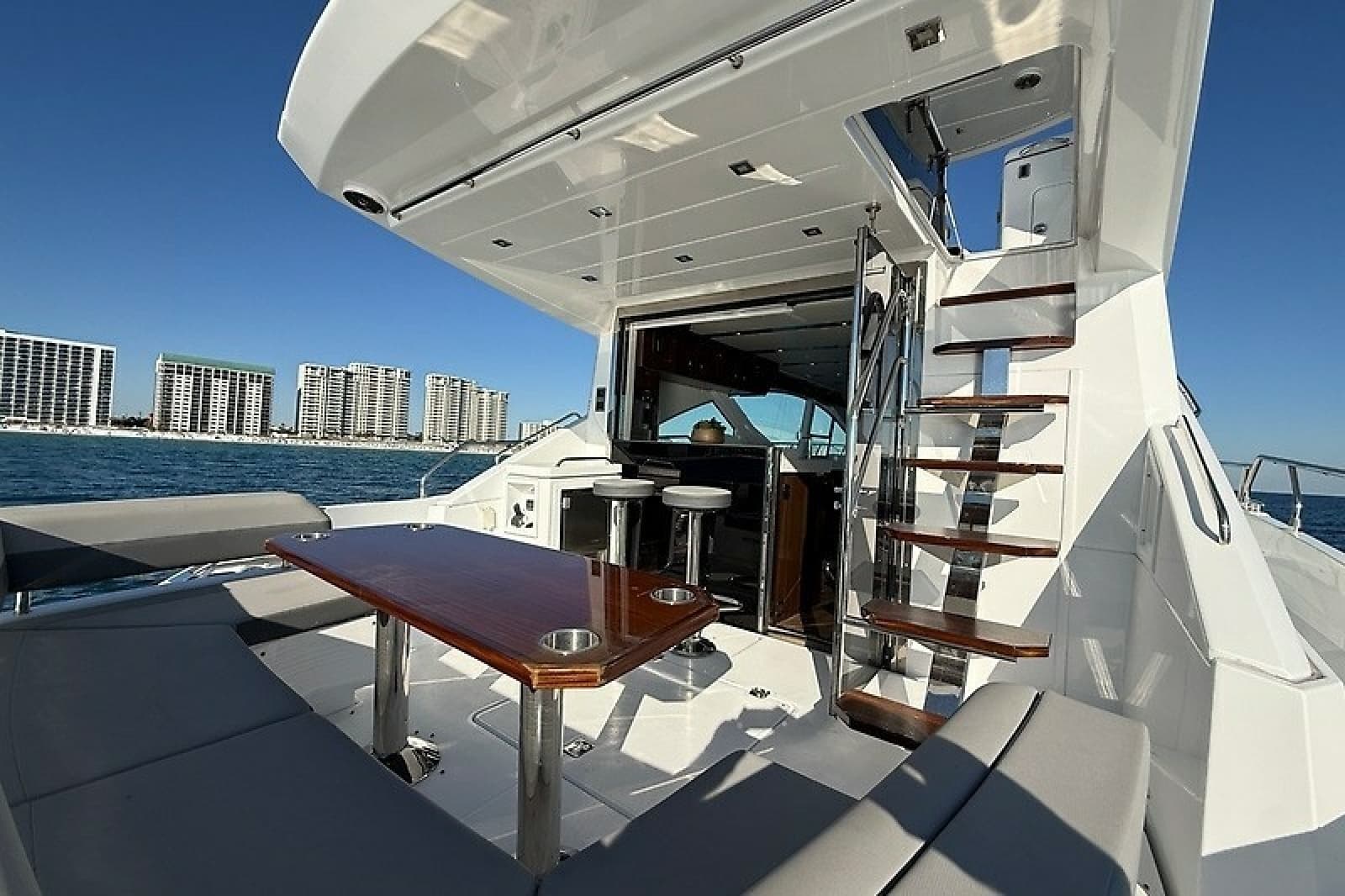 2023 Cruisers Yachts 60 Fly - Photo 37