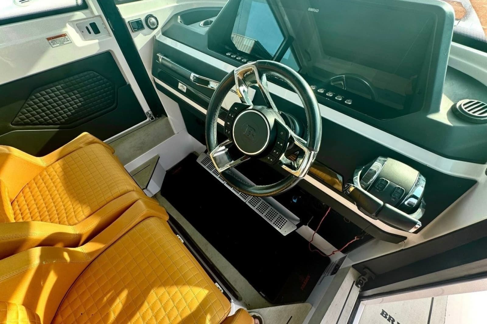 2021 Axopar Brabus 28 Cabin - Photo 20