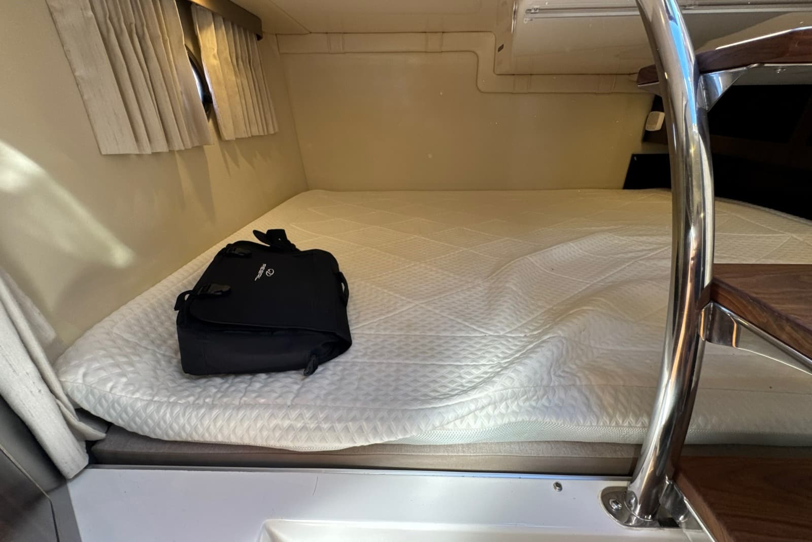 2017 Regal 28 Express - Photo 82