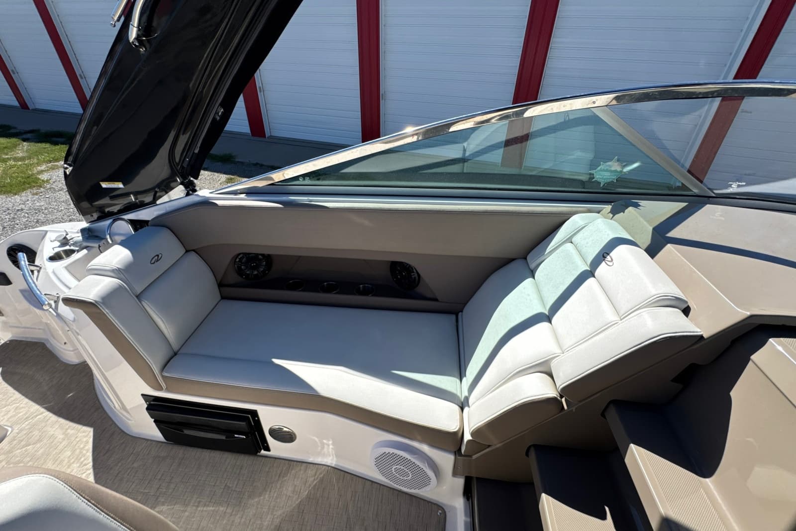 2017 Regal 28 Express - Photo 37