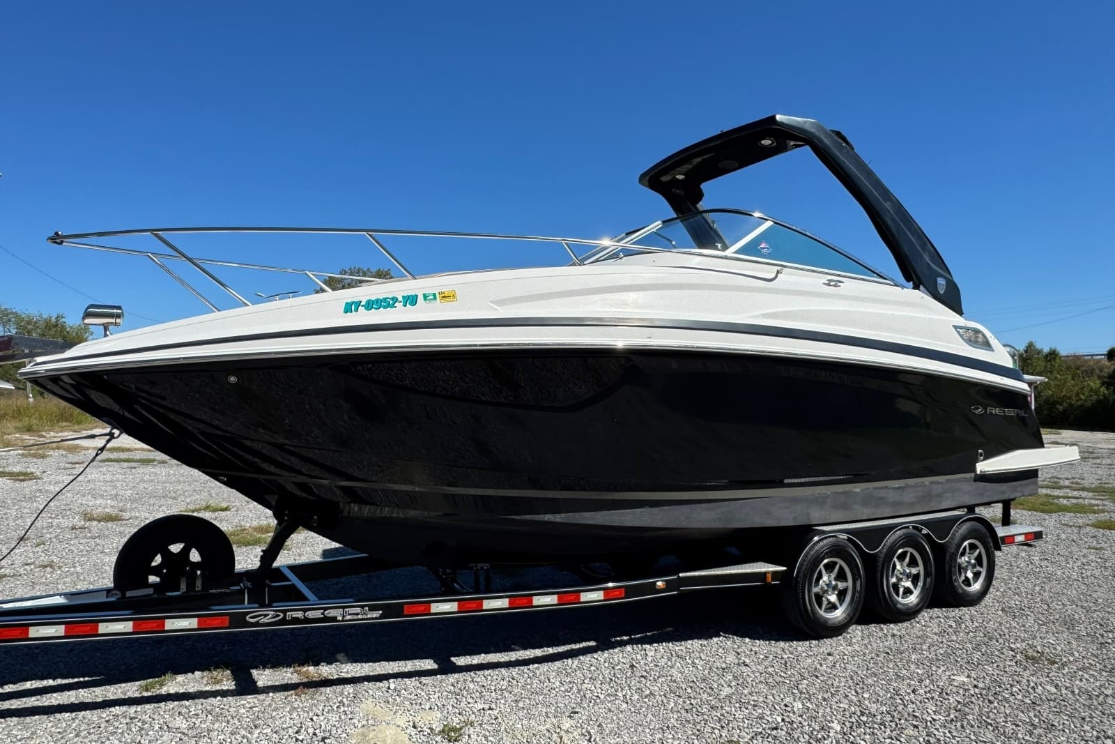 2017 Regal 28 Express - Photo 1