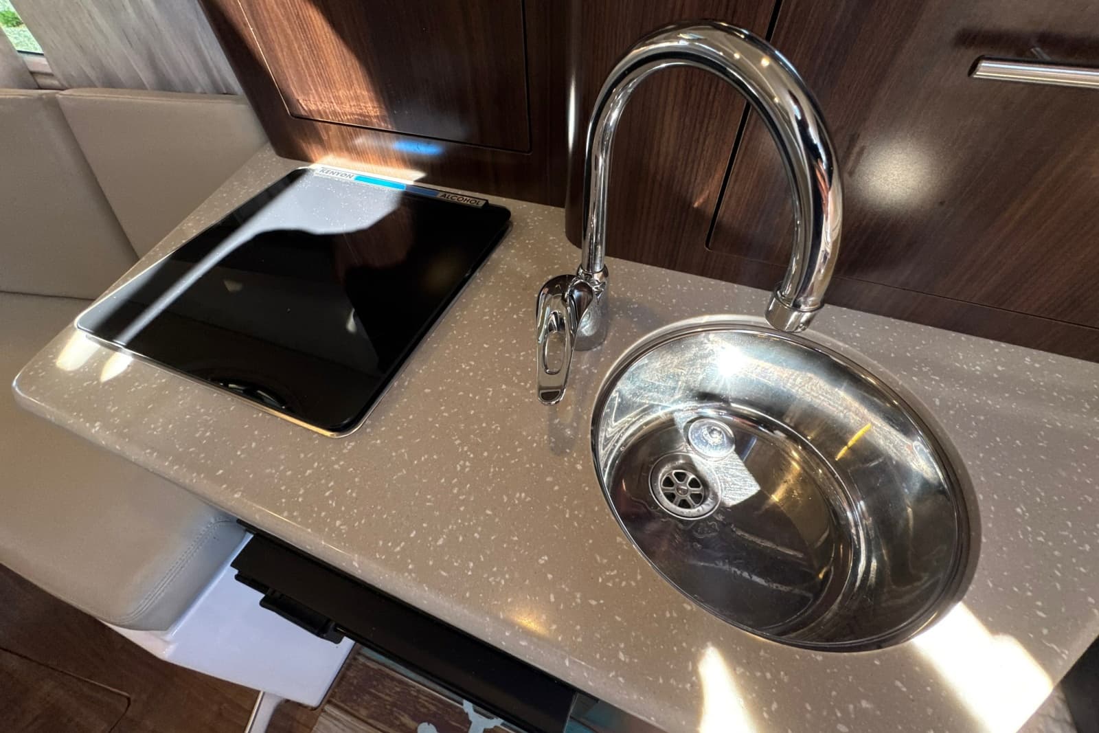 2017 Regal 28 Express - Photo 84