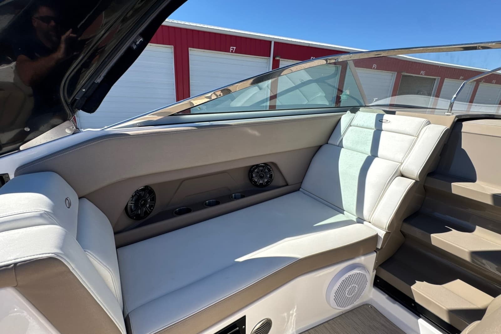 2017 Regal 28 Express - Photo 35