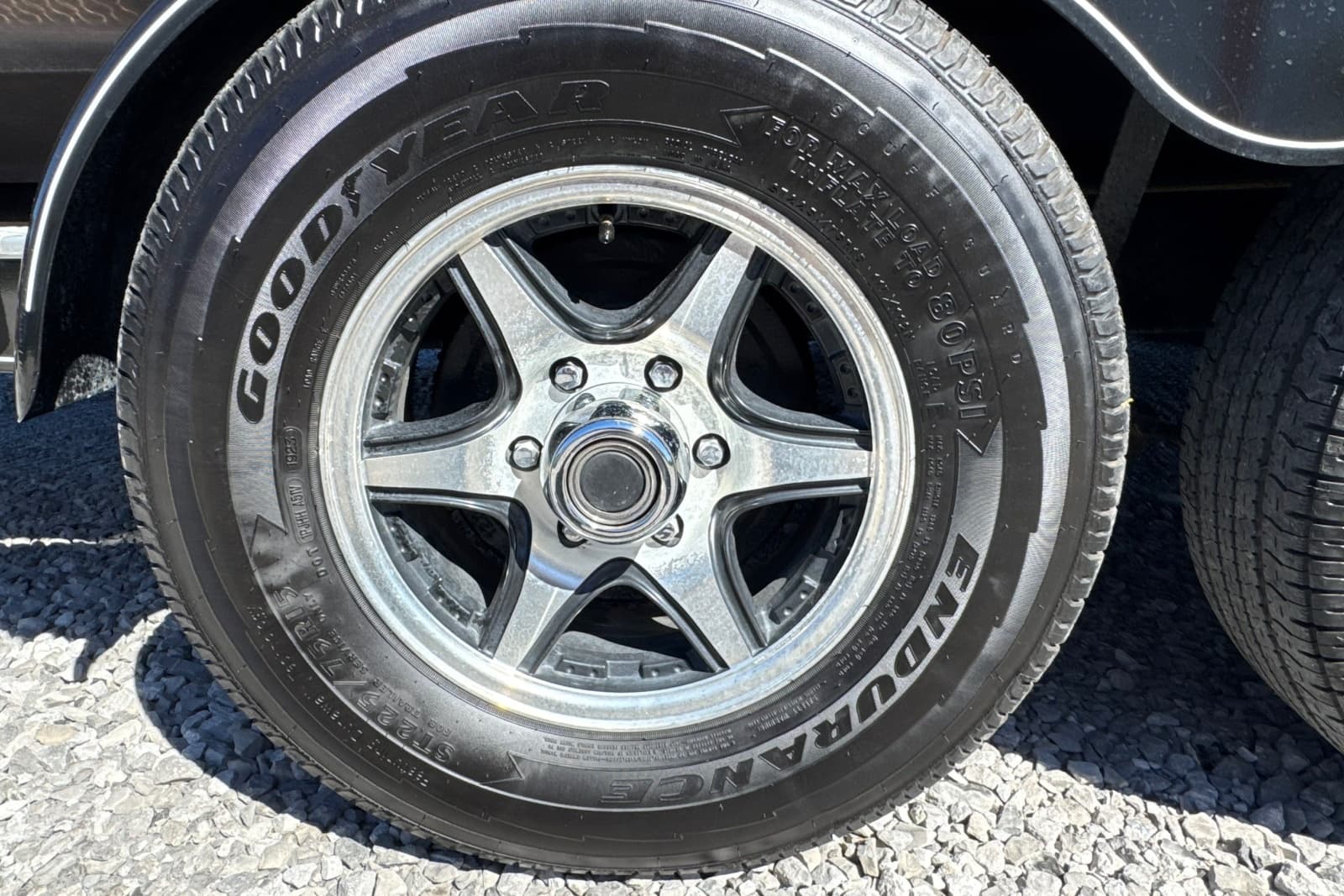 2017 Regal 28 Express - Photo 102