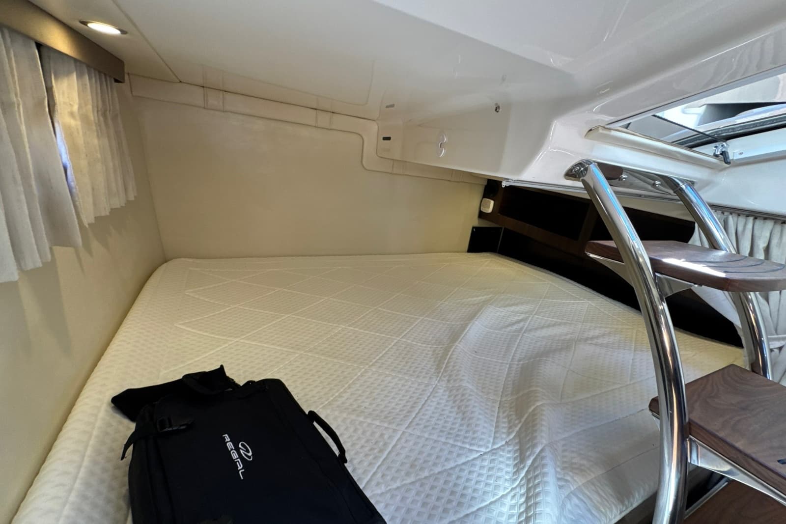 2017 Regal 28 Express - Photo 83