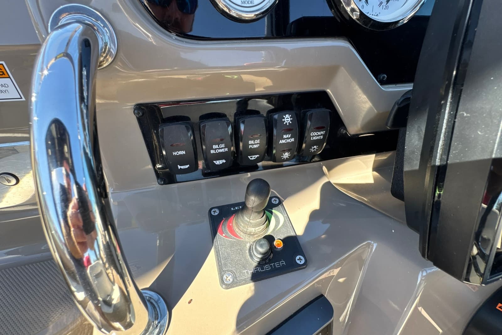 2017 Regal 28 Express - Photo 44