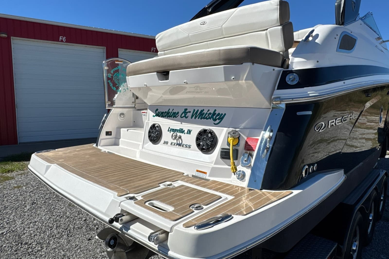 2017 Regal 28 Express - Photo 8