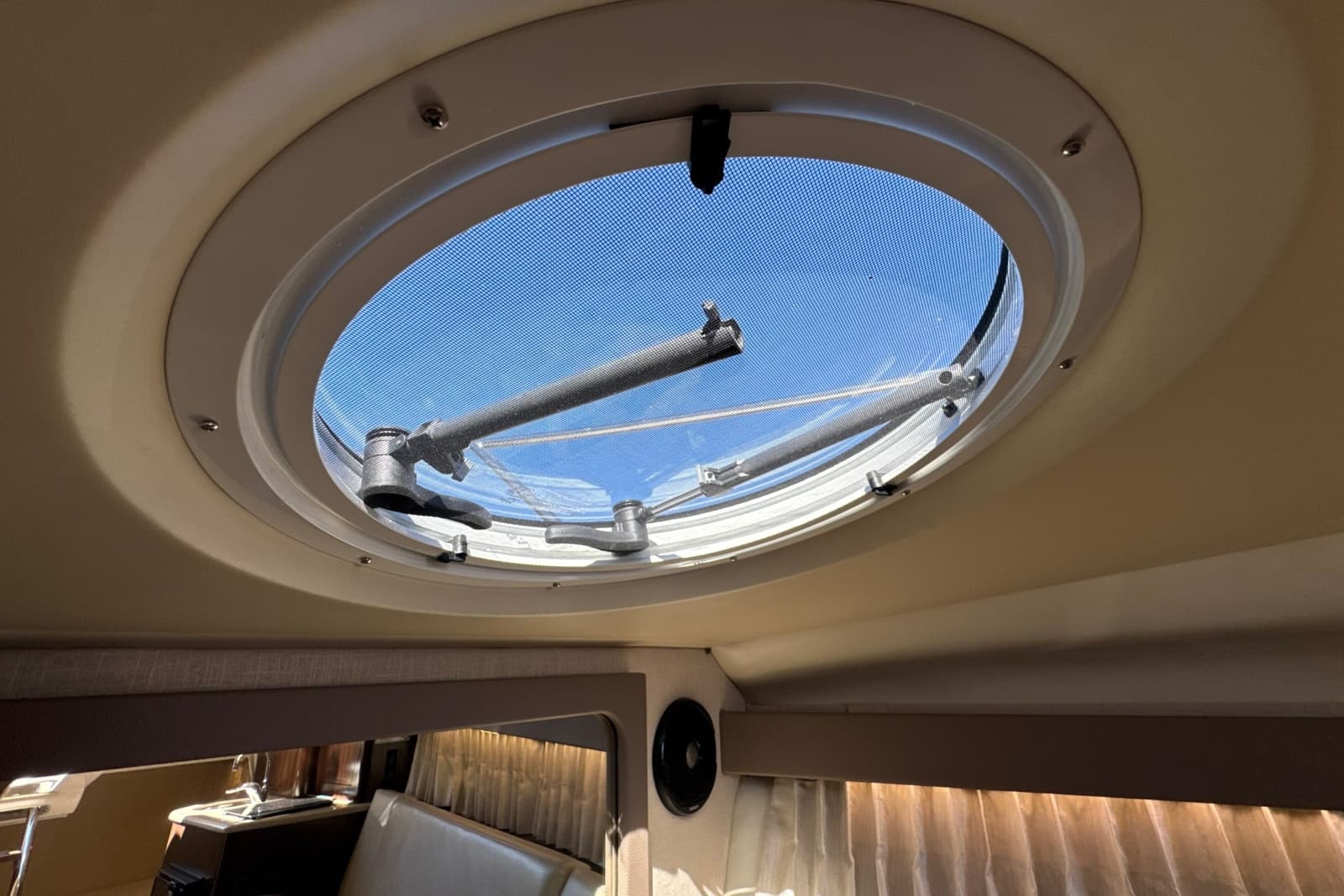 2017 Regal 28 Express - Photo 96