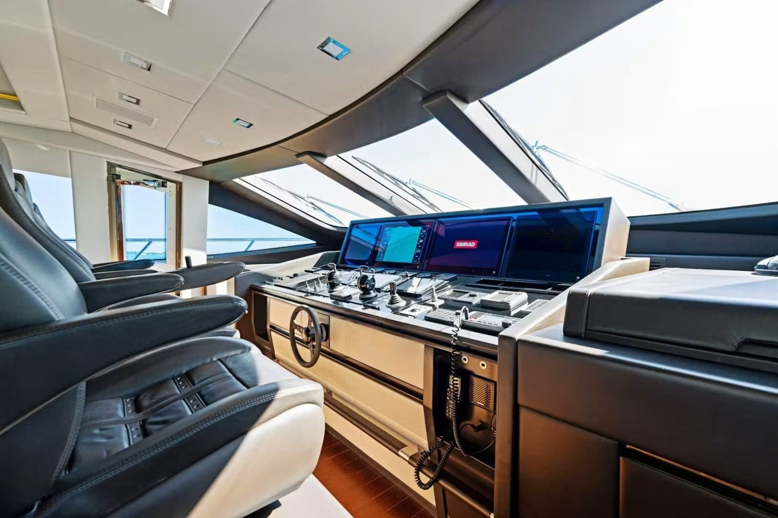 2016 Mangusta 94 - Photo 4