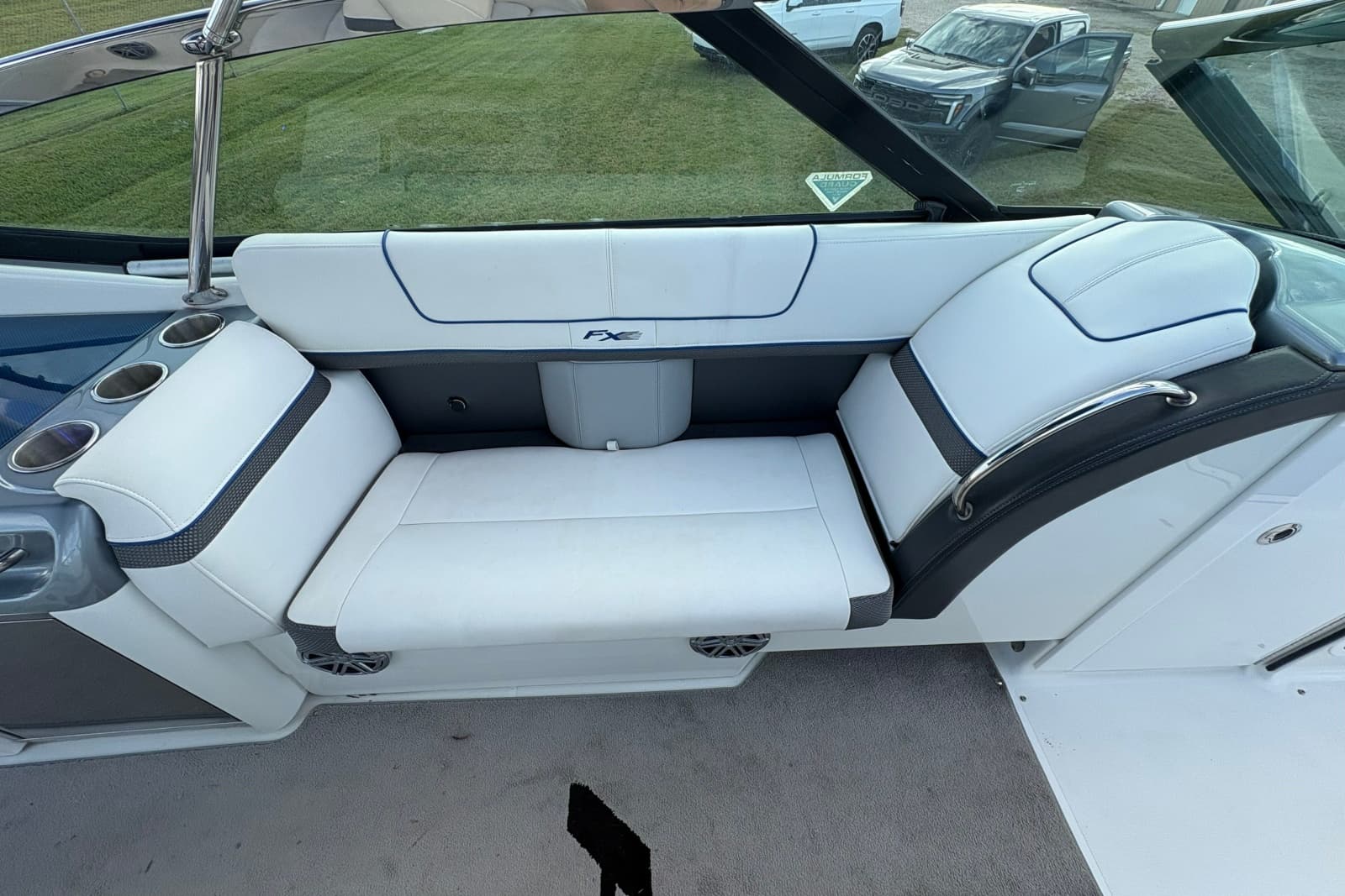 2015 Formula 350 FX Crossover Bowrider - Photo 7