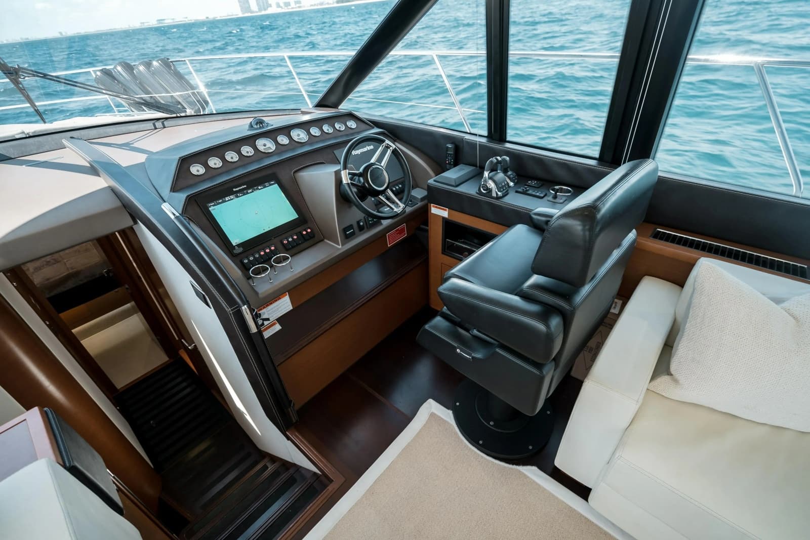 2014 Prestige 620 - Photo 32