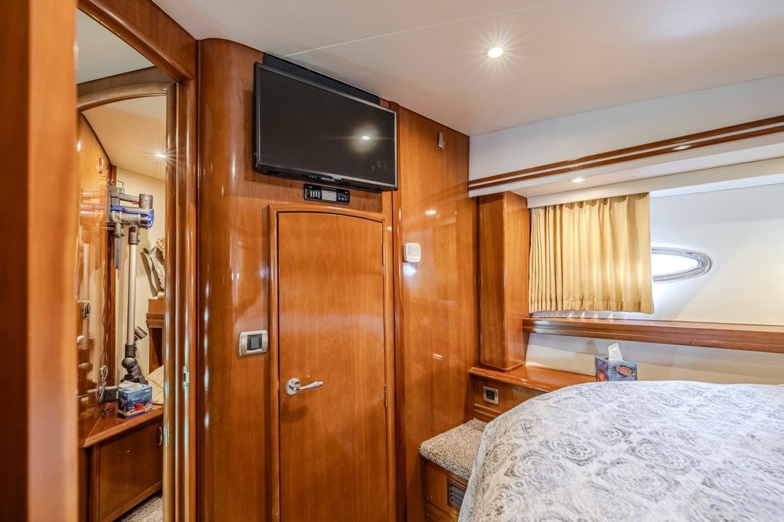 2006 Carver 56 Voyager - Photo 70