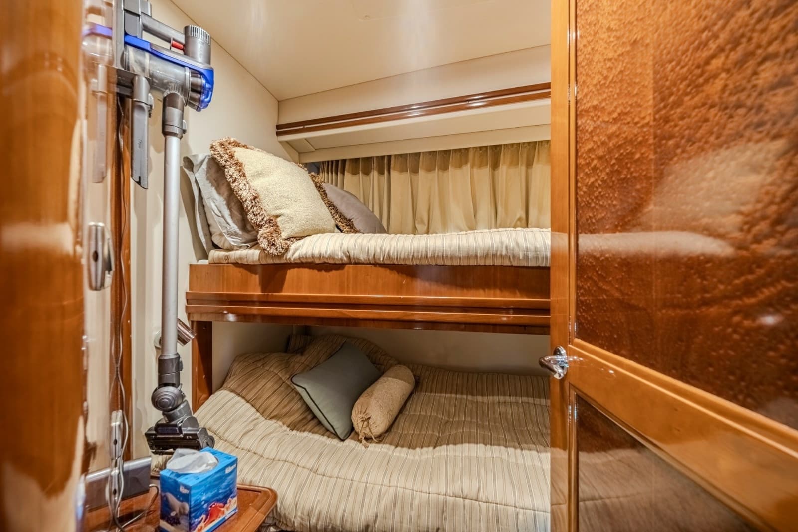 2006 Carver 56 Voyager - Photo 71