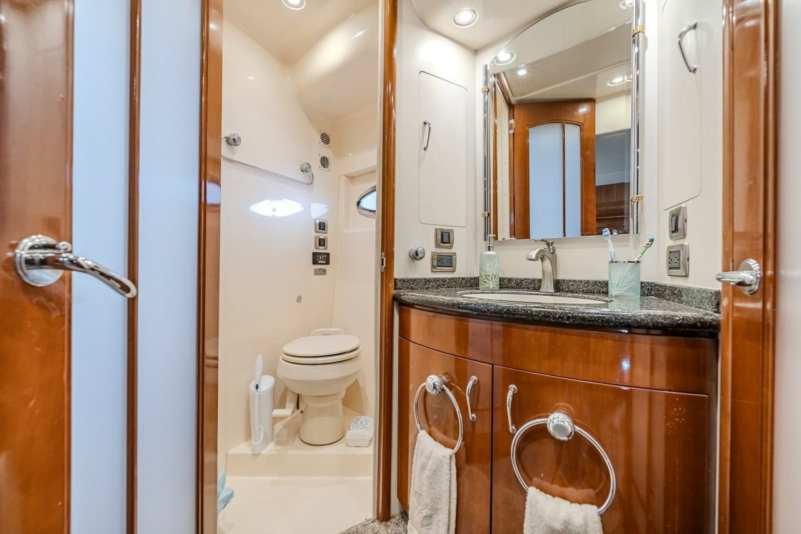 2006 Carver 56 Voyager - Photo 61