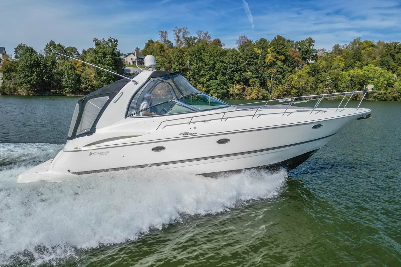 2005 Cruisers Yachts 370 Express - Photo 6