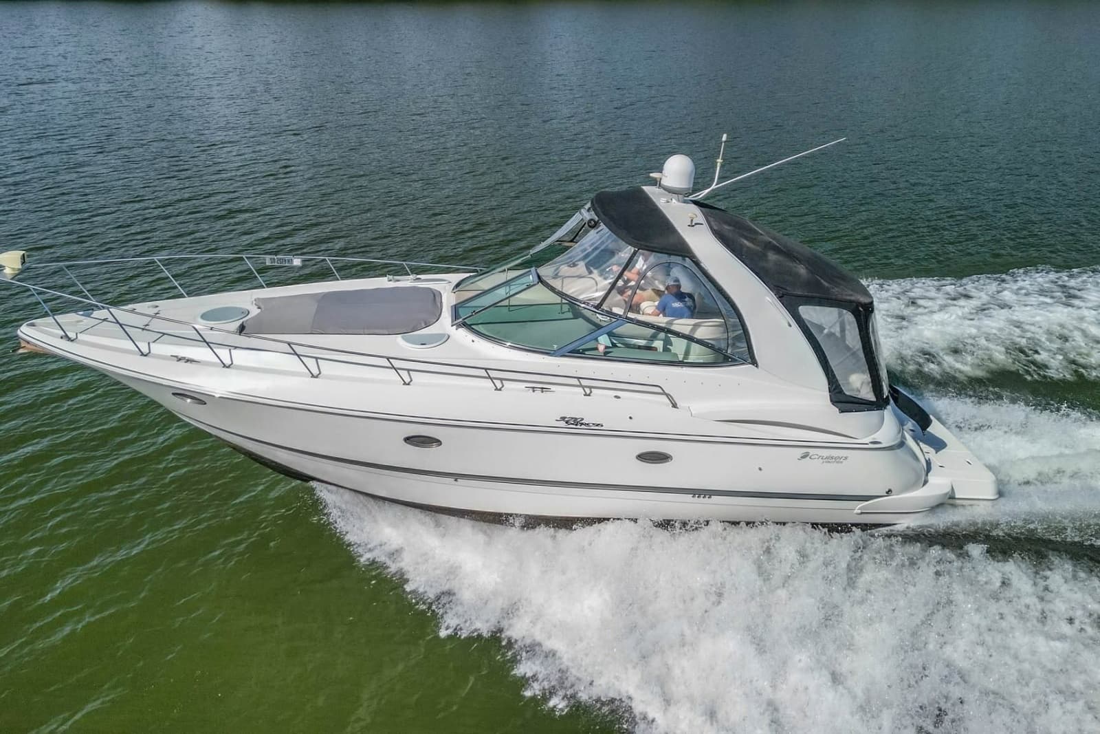 2005 Cruisers Yachts 370 Express - Photo 5