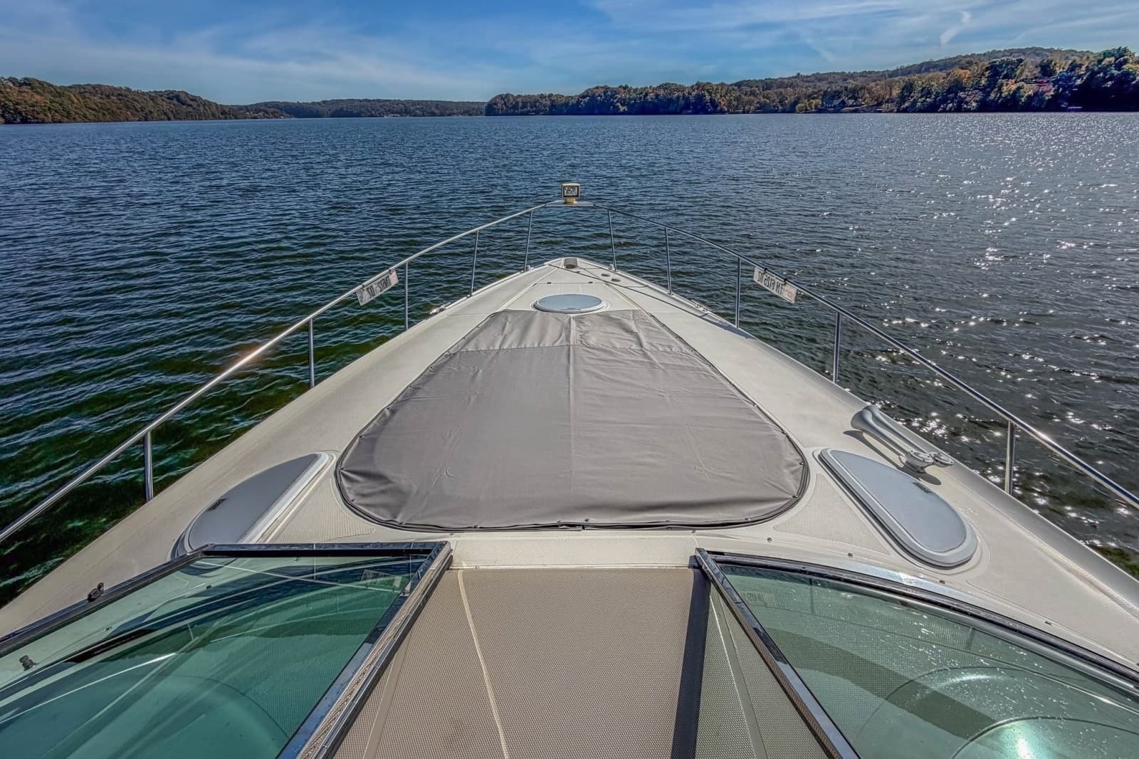 2005 Cruisers Yachts 370 Express - Photo 20